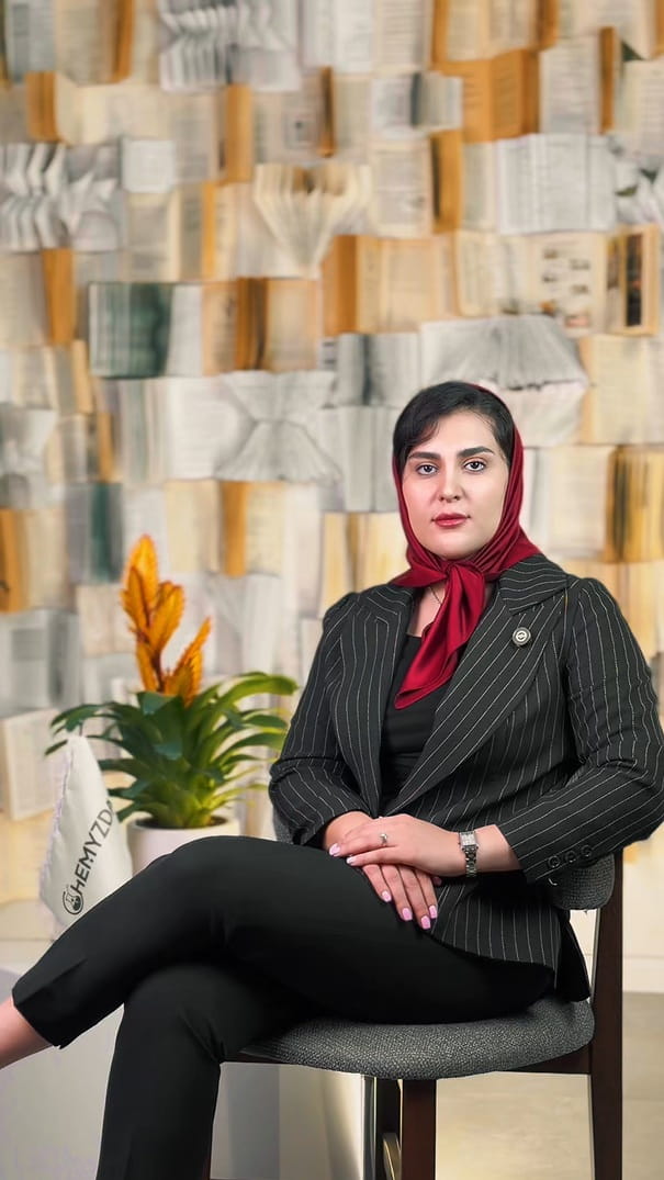 کاور معرفی دکتر زهرا یزدانی